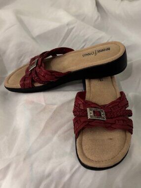 Minnetonka NEW Red Leather Silver Buckle Slip on Sandals Size 6.5